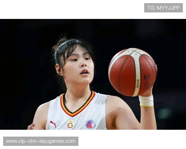 WCBA精彩瞬间！李月汝力压对手再创新高，上海女篮三连胜