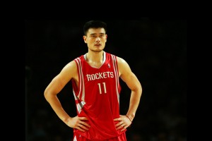 乐鱼体育APP下载-勇士凭借全队高效表现击败太阳，重返西部前六，勇士出场